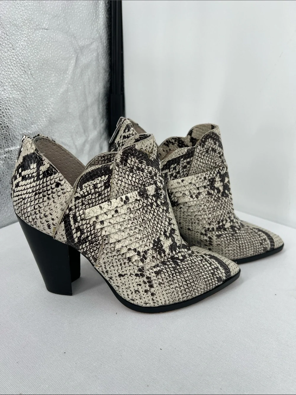 Vince Camuto Levana booties